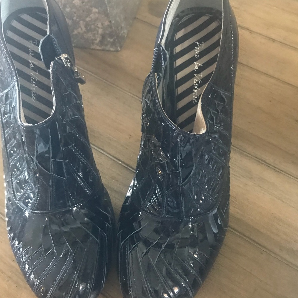 Shoes - Picture 5 of 5